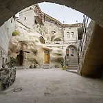 Otel My Cave