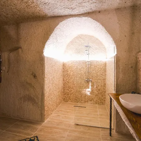 My Cave מלון נבשהיר